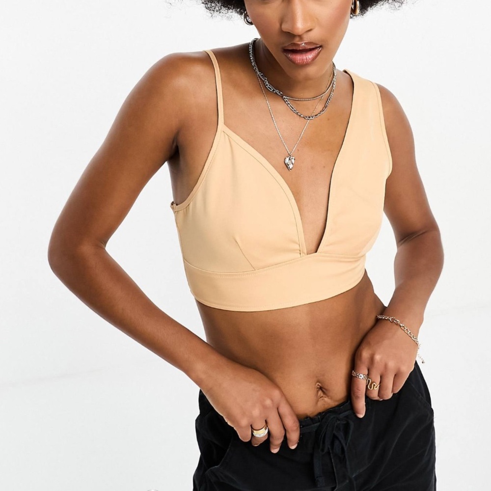 Misguided asymmetrical crop top size 4 NWT